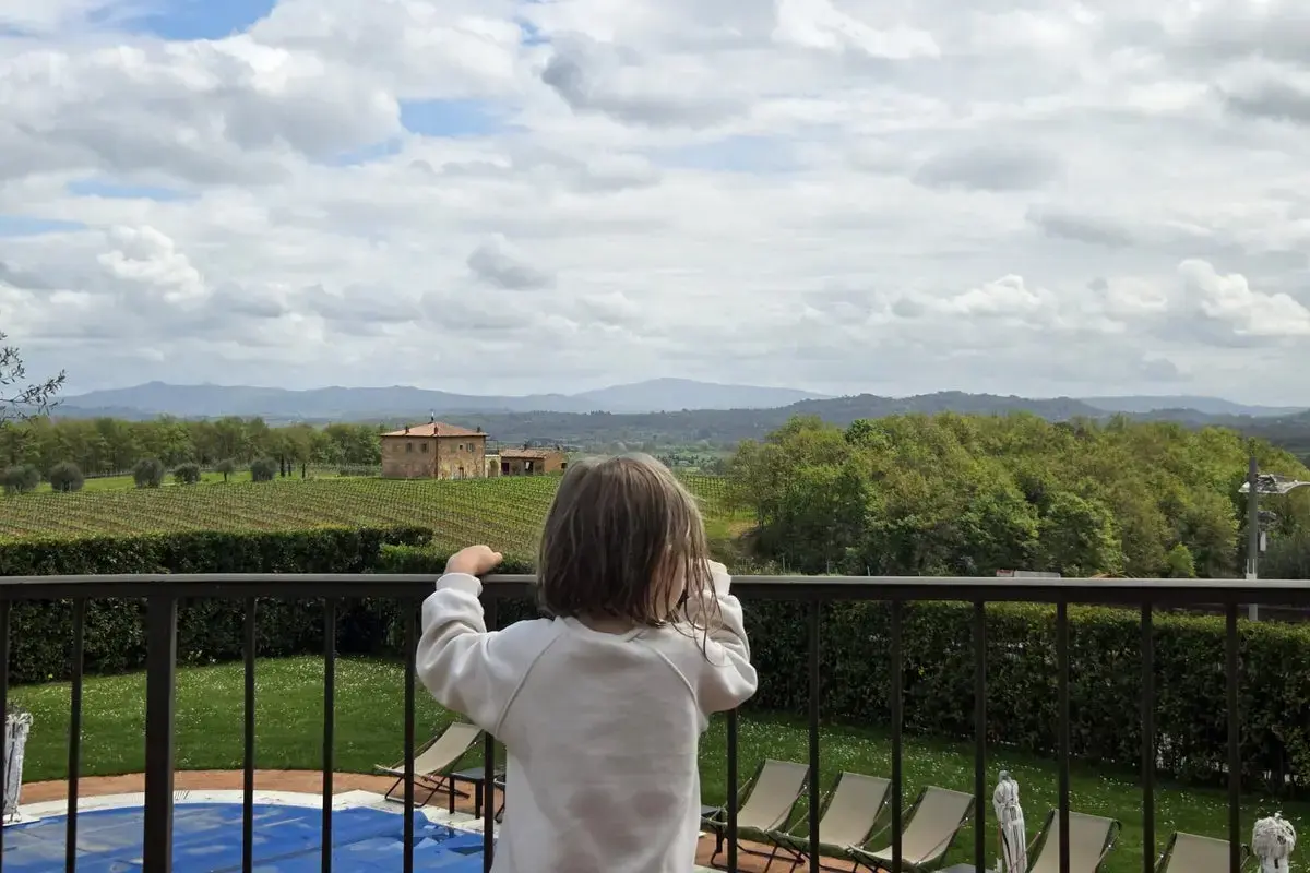 Călătoria de drum a unei familii din Toscana are o întorsătură ploioasă