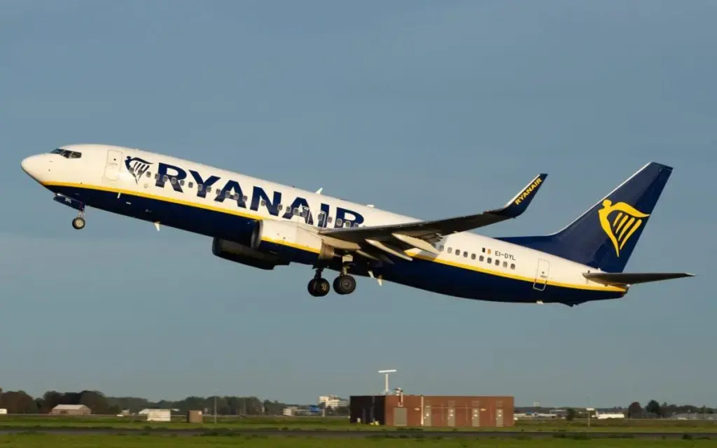 Cea mai mare companie aeriană low-cost din Europa șterge datoria