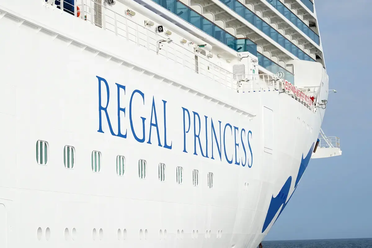 Princess Cruises Probleme Declarație după moartea echipajului membru pe SUA- Caraibe navigatie