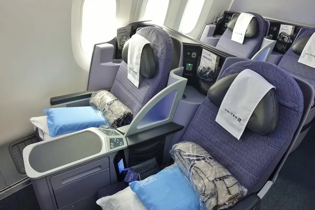 United Airlines aplică regula cu casetele pentru pasageri cu probleme