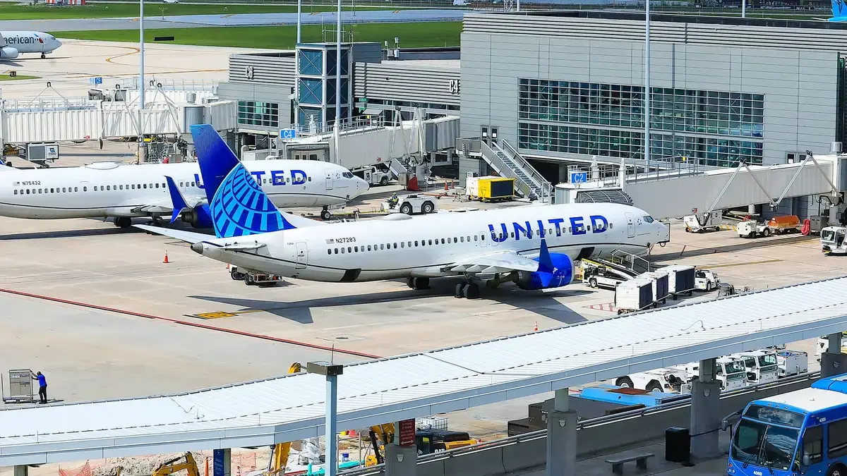 United Airlines taie zborurile la Fort Lauderdale din cauza noilor reguli FAA