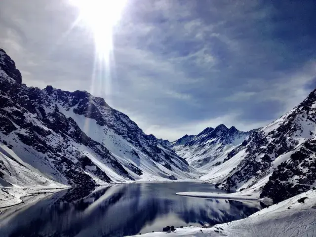 4 morți, 4 răniți după lovituri de avalanșă în apropierea Ski Portillo din Chile