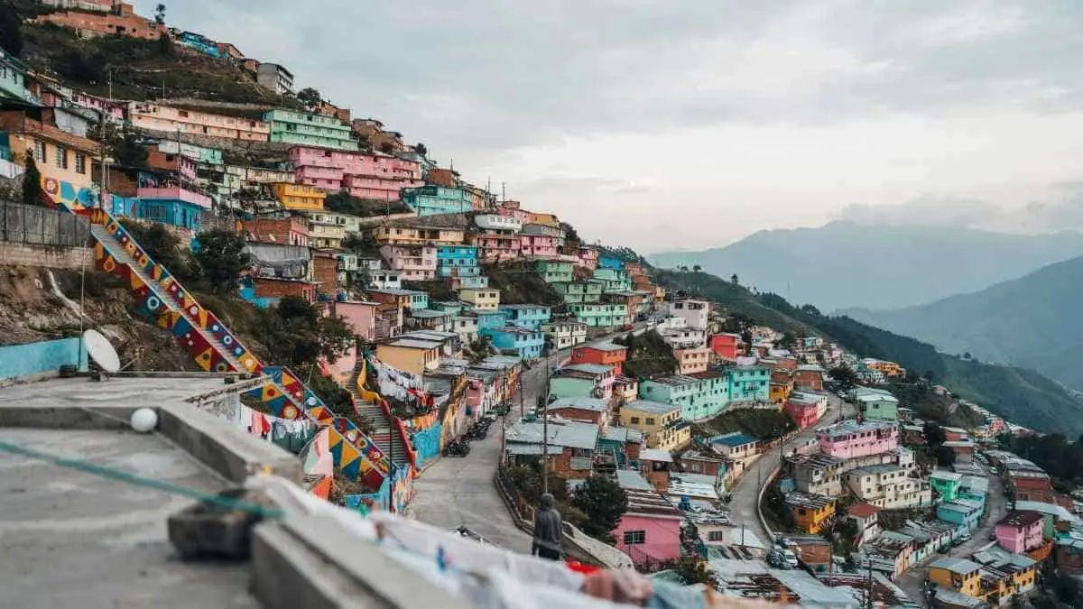 Colombia vizează turismul de înaltă valoare în timp ce Medellín și Cartagena întăresc controalele