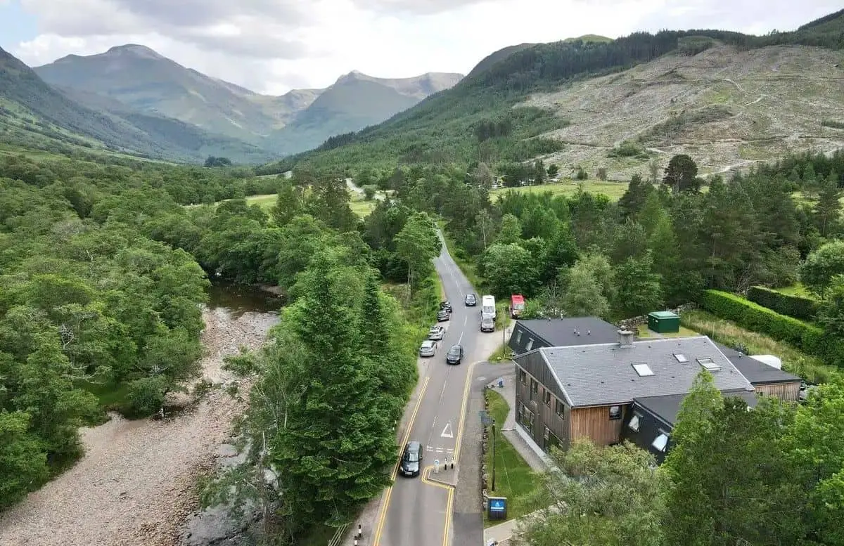 Cum este dinamica călătorilor din Marea Britanie care conduc inițiativele de turism în Scoția, Țara Galilor
