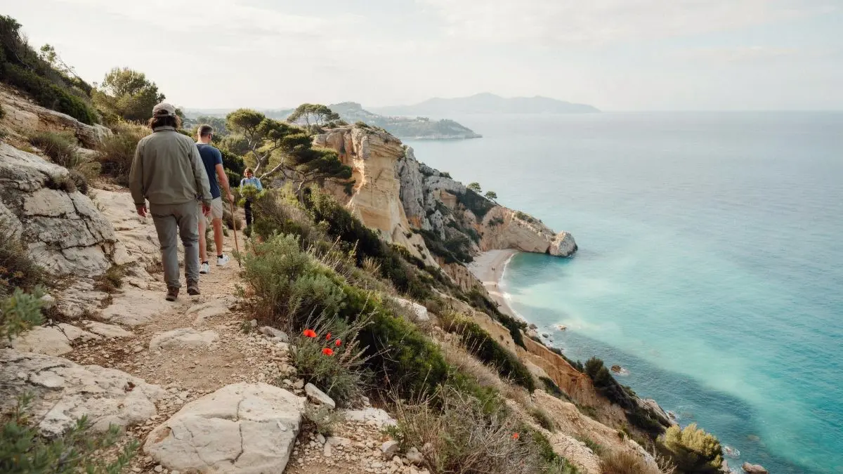 Lecția franceză pentru salvarea naturii prin limitarea accesului turiștilor în golful Sugiton