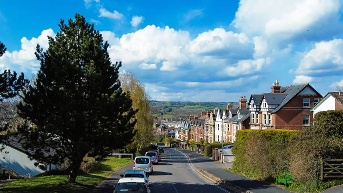 Honiton Devon câștigă inimile cu cum sunt antichitatea, puburi confortabile și frumoase ținuturi