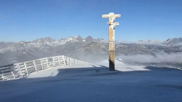 Iarnă timpurie la Mammoth Mountain: Primul strat de zăpadă a pus stațiunea pe jar