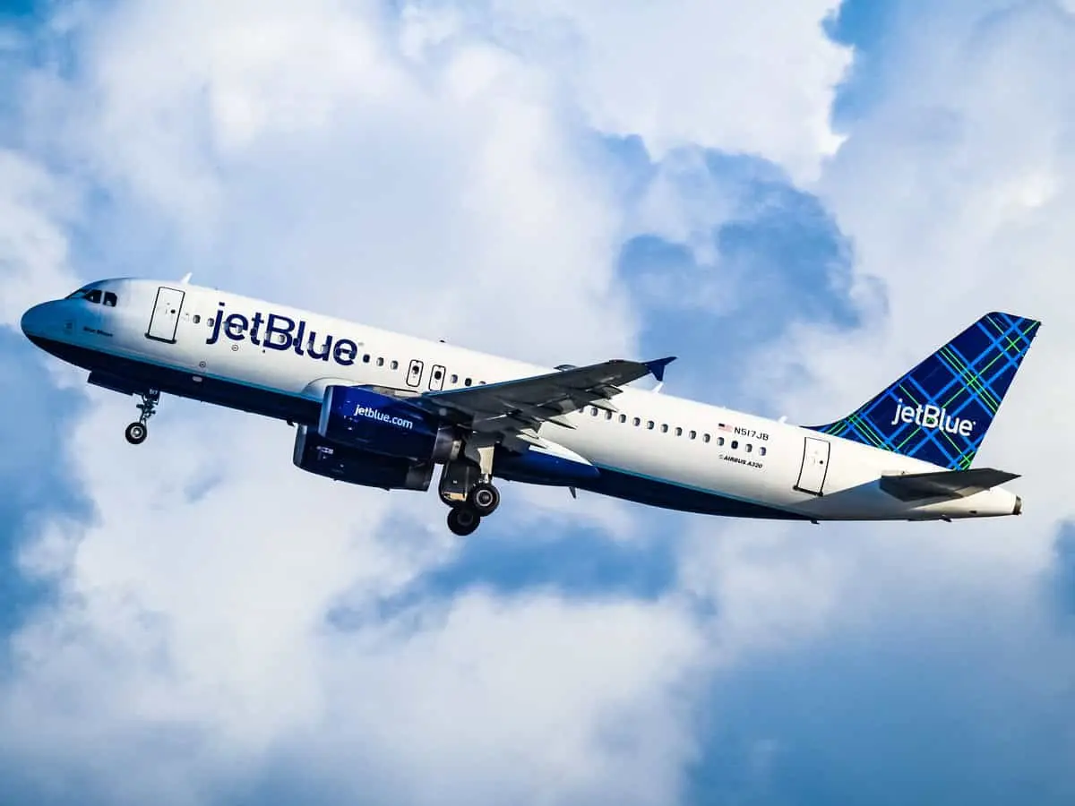 JetBlue sărbătorește 20 de ani de zboruri nonstop New York-Aruba
