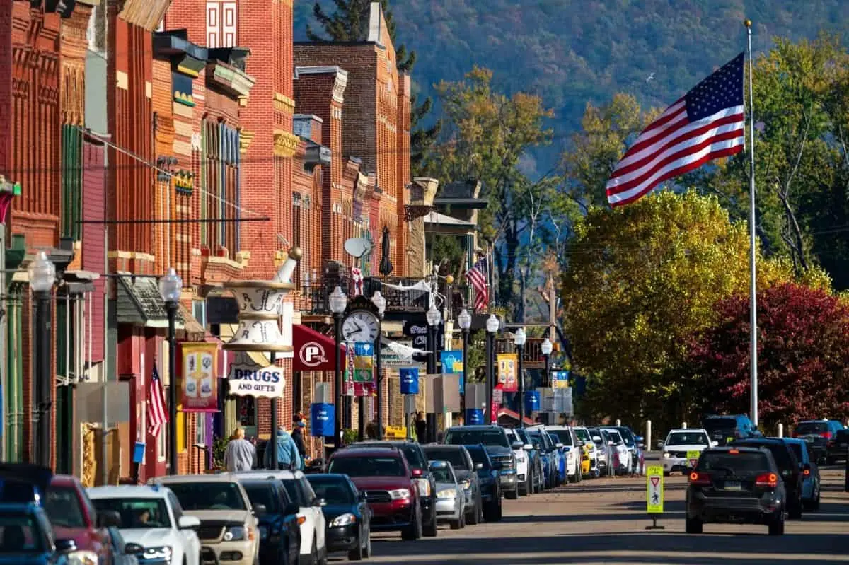 Kentucky și Louisiana se confruntă cu o urgență istorică a cazurilor, în timp ce cererile de călătorie în Statele Unite