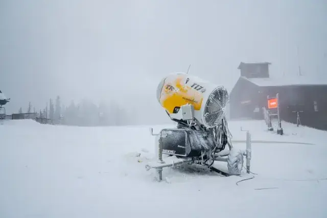 Keystone Resort aprinde tunurile de zăpadă și se alătură cursa pentru deschiderea sezonului de iarnă