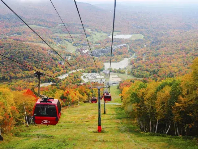 Magia toamnei în Vermont: De ce atrage Stowe mii de turiști