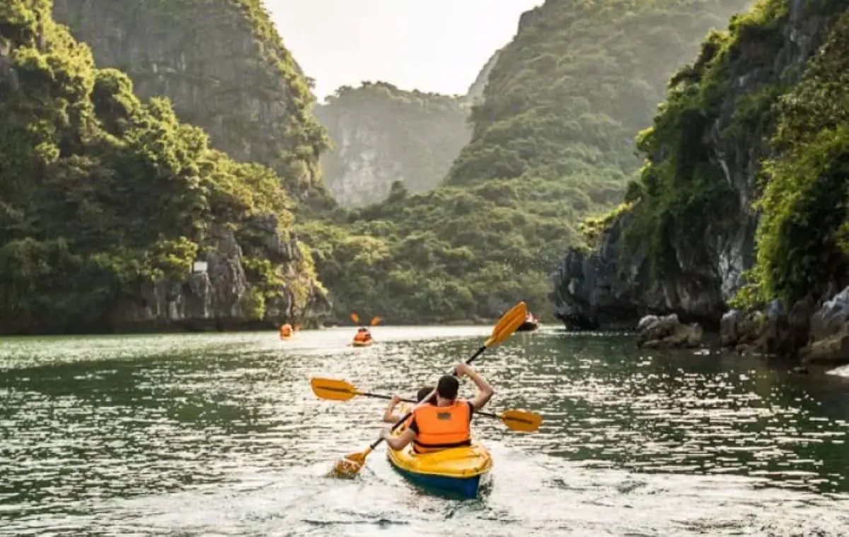Pescarii vietnamezi au transformat recifele de corali în resursă turistică