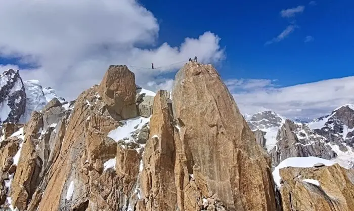 Primul parcurs de highline pe Turnul Trang, în Karakoram