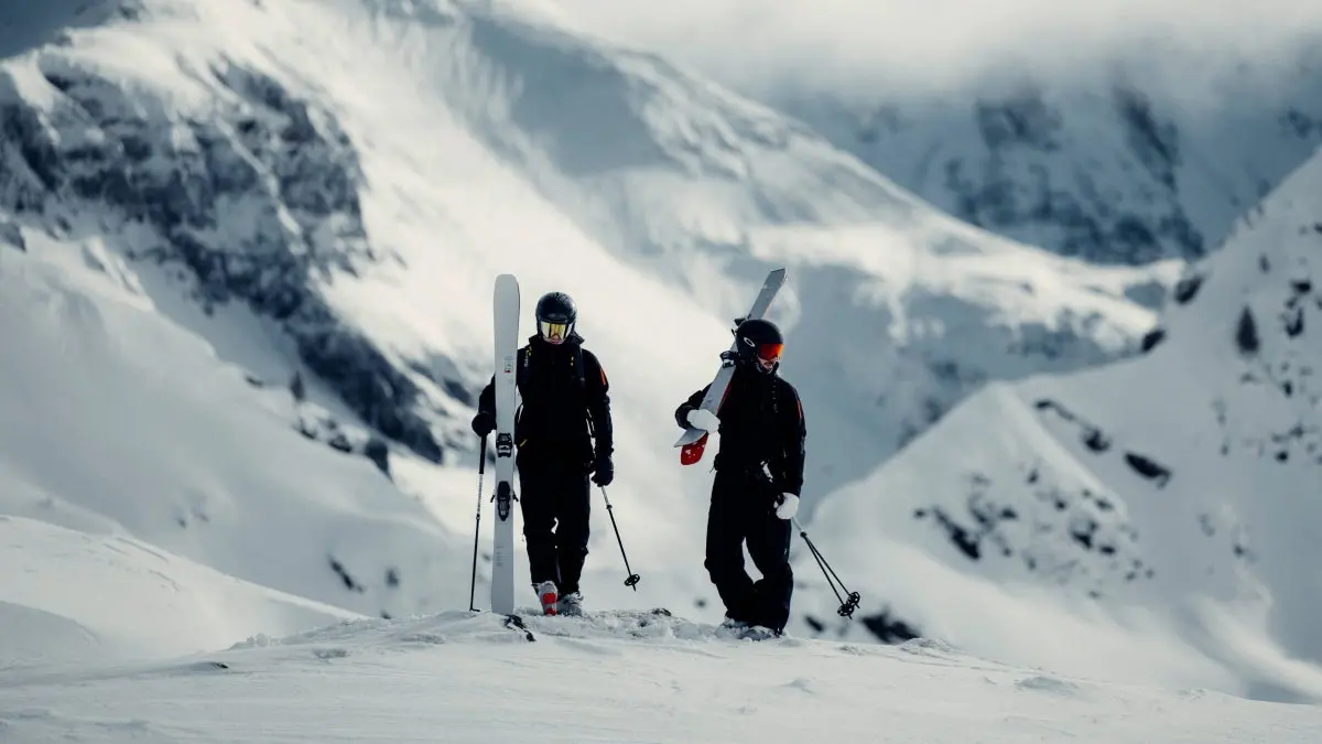 Hirscher și Red Bull lansează marca VAN DEER‑Red Bull Sports în schiul de lux