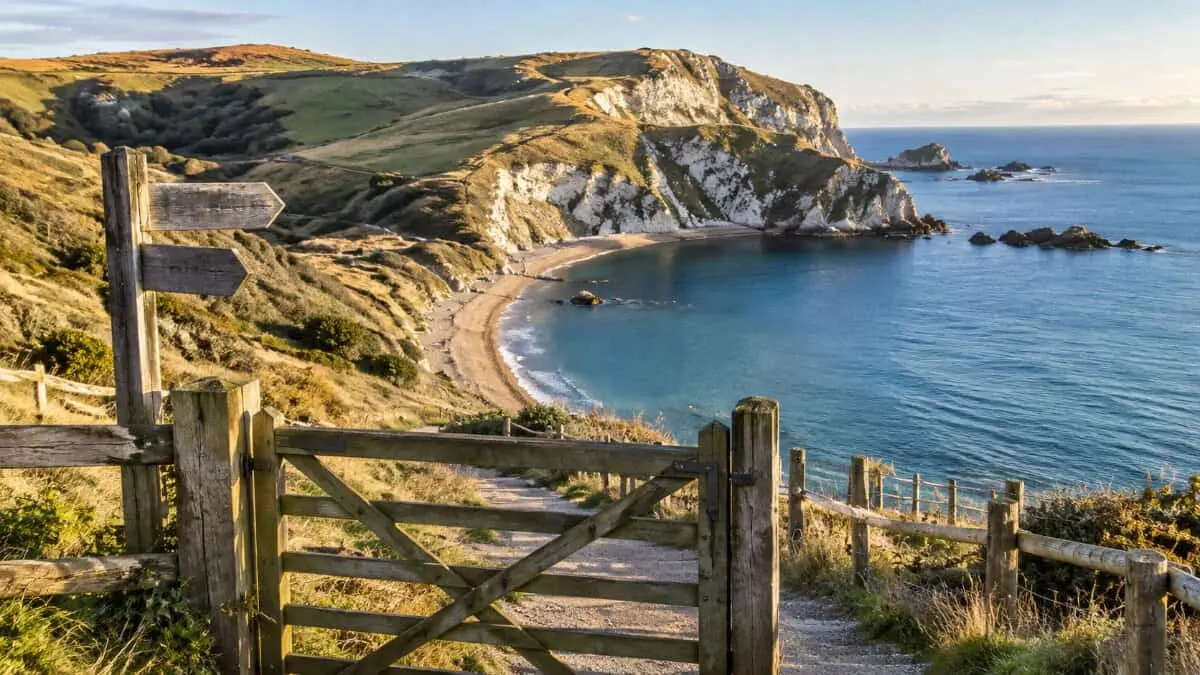 Turiștii pot vizita satele istorice din Dorset în weekenduri